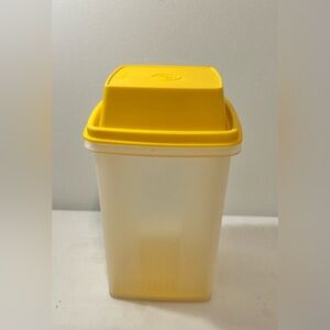 Vintage Tupperware Pick-A-Deli pickle keeper container.